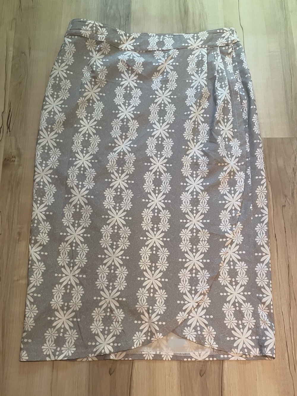 Rip Skirt Hawaii Length 3 Wrap Skirt Cover Up Size Large Boho Lei Gray Tropical